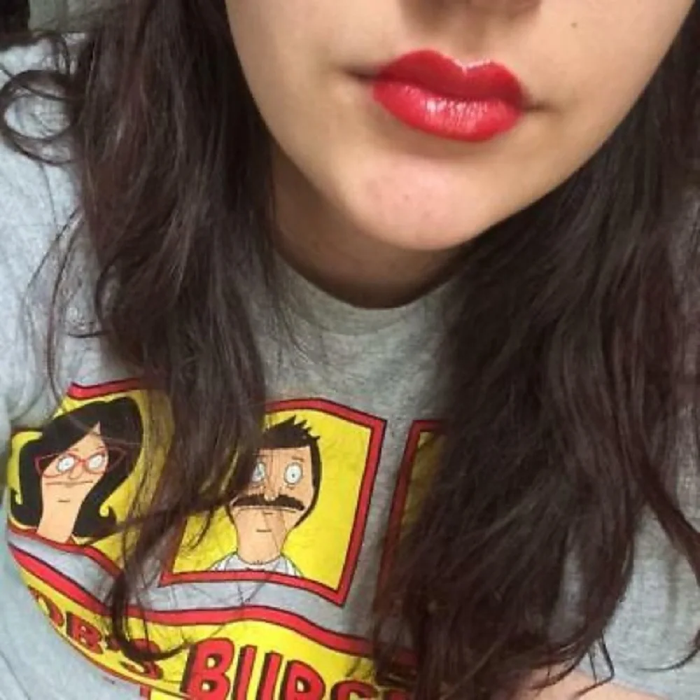 NWT E.L.F. “Brett” Holiday Red Shimmer Essential EX-tra Lip Gloss Christmas Lip - Picture 4 of 4